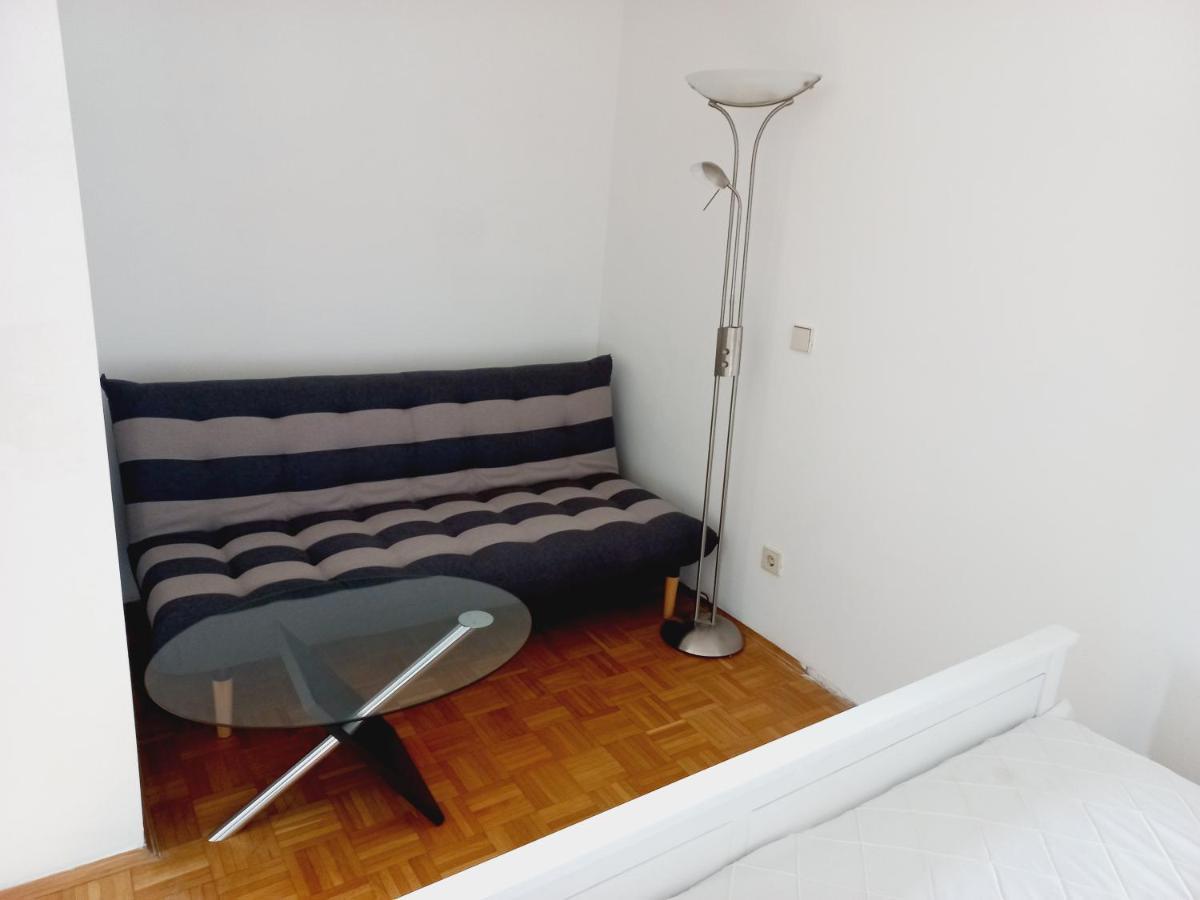 Lora Apartment Клагенфурт Екстериор снимка