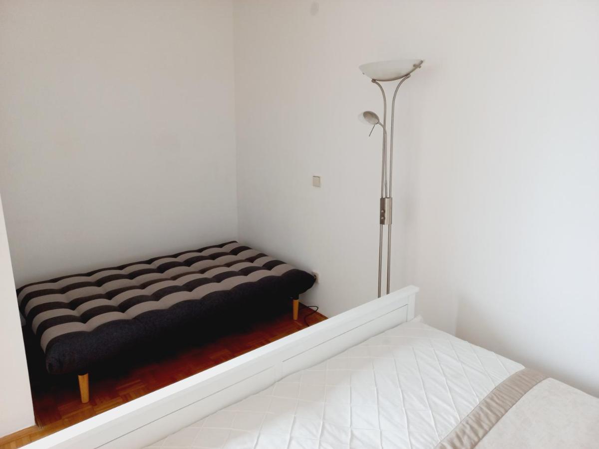 Lora Apartment Клагенфурт Екстериор снимка