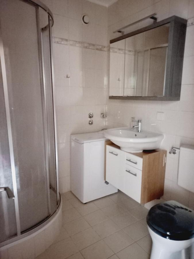 Lora Apartment Клагенфурт Екстериор снимка